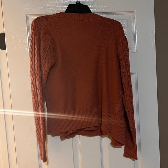 Absolutely Famous Sweater and Top - Picture 2 of 7